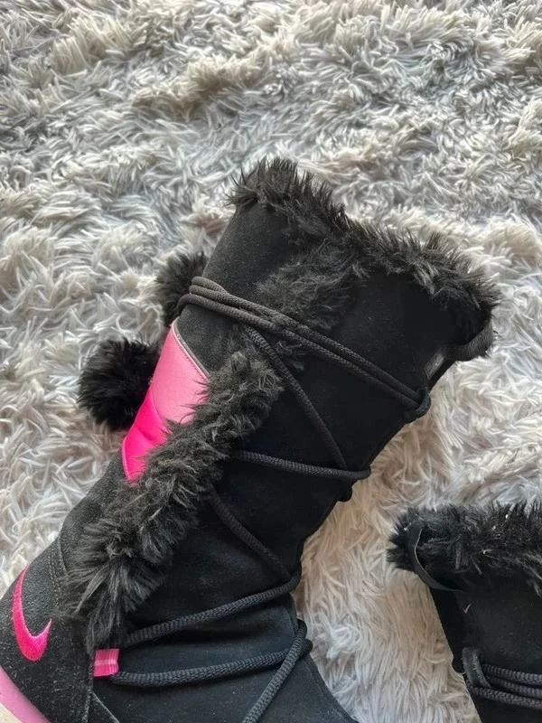 Botas de ante vintage Nike 2005 para mujer, negras con detalles en rosa, con pompones y cremallera lateral, talla 41EU – photo 3